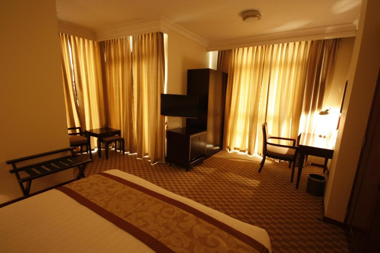 Caravan Hotel Addis Экстерьер фото