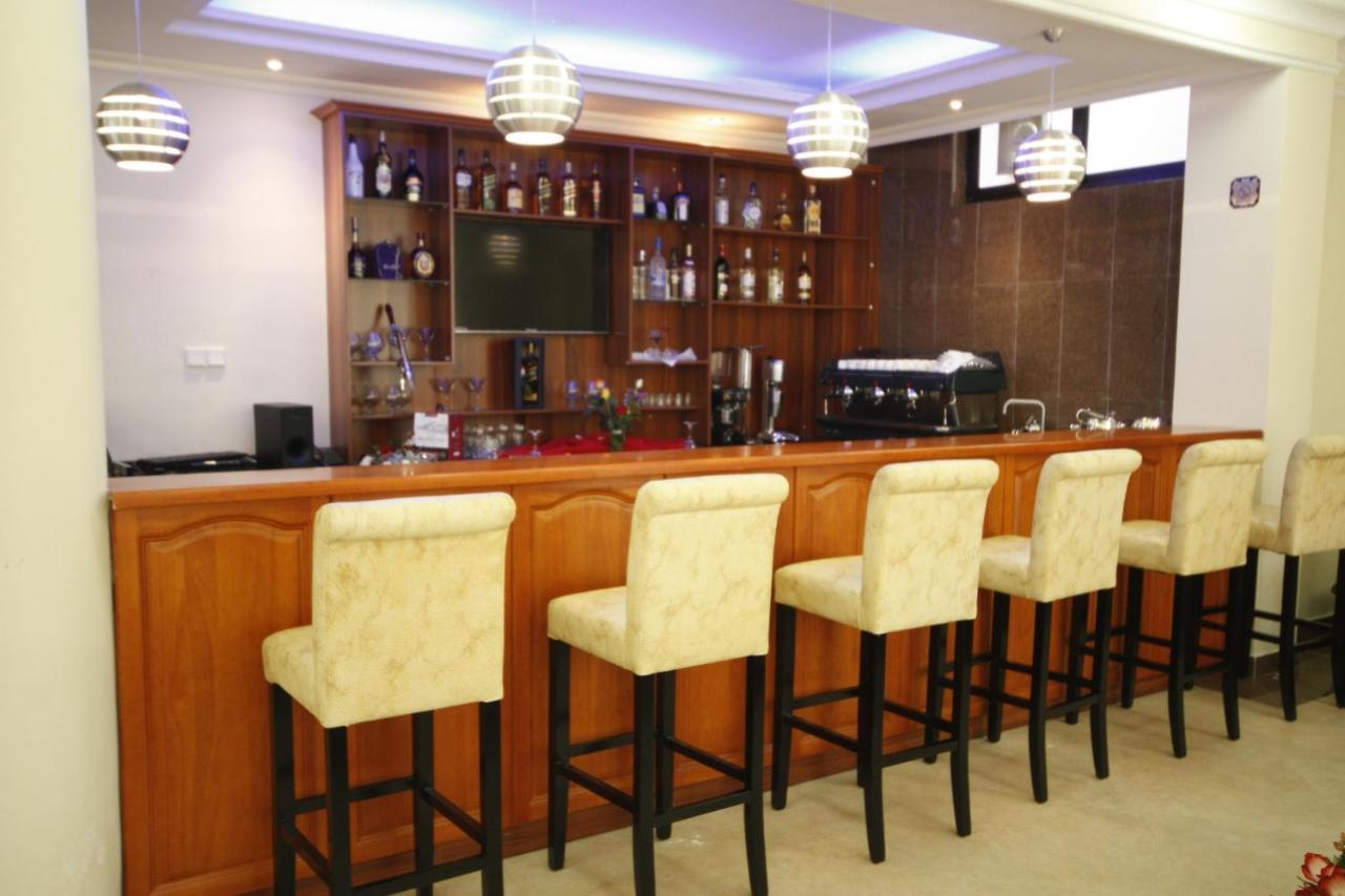 Caravan Hotel Addis Экстерьер фото